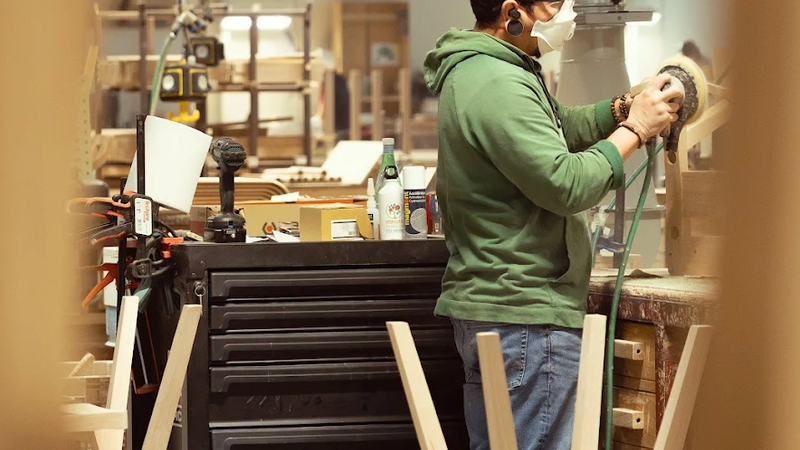 Dans les coulisses d'Alki : l'art du mobilier basque